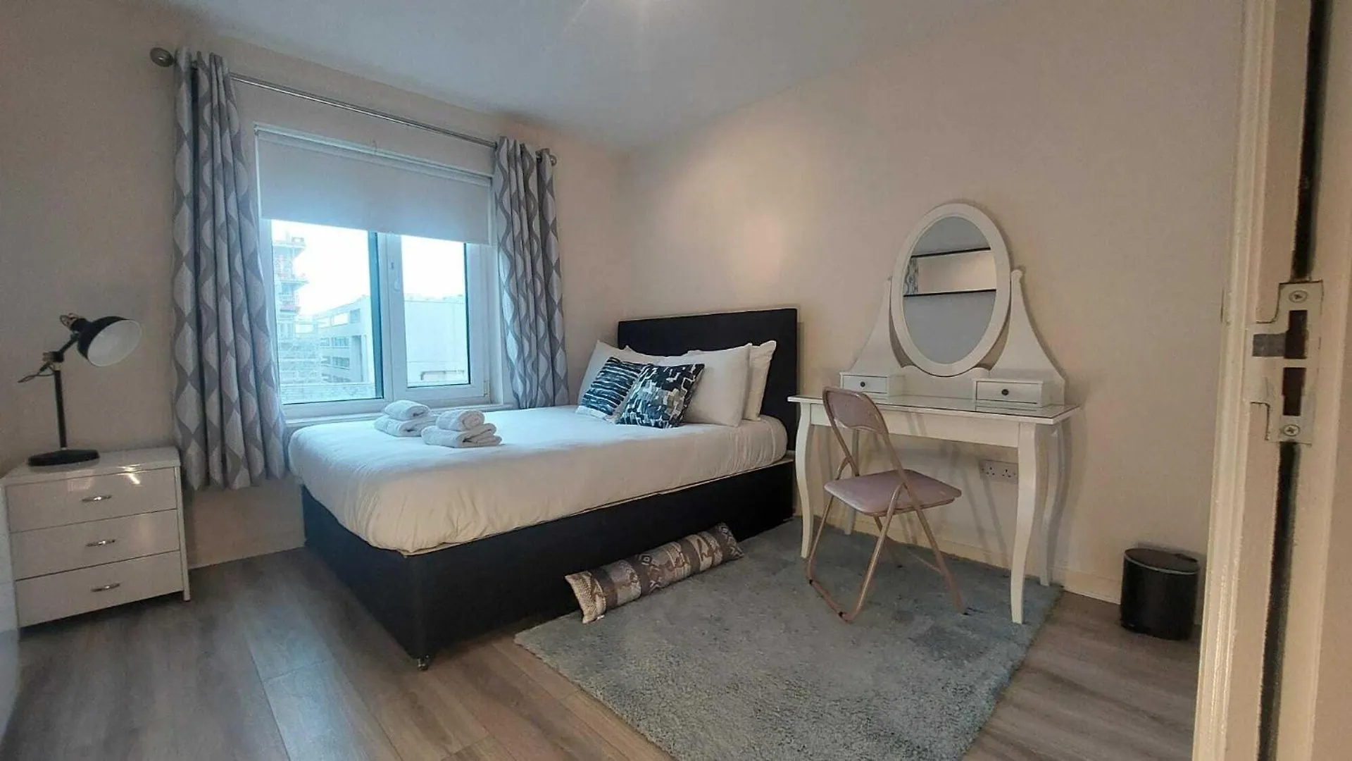 Newly Refurbed 2Bd Trinity College & Temple Bar Lägenhet Dublin 0*,